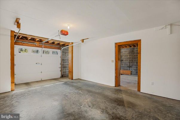Garage, Interior