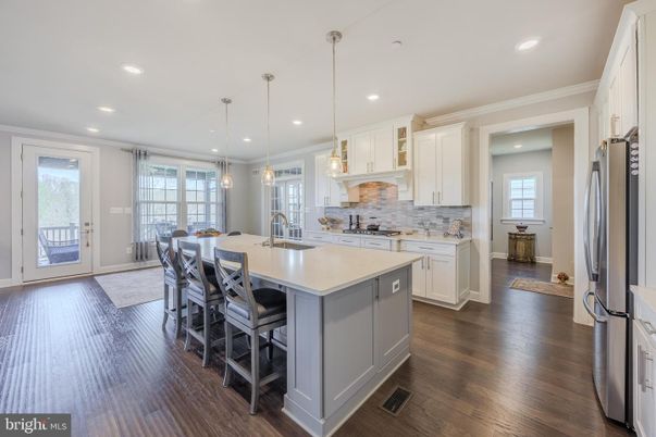 Dining room, Interior, Kitchen, Pendant Lights, Recessed Lighting, Wood Texture Flooring