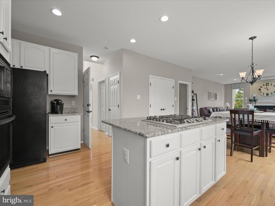Chandelier, Dining room, Interior, Kitchen, Recessed Lighting, Wood Texture Flooring