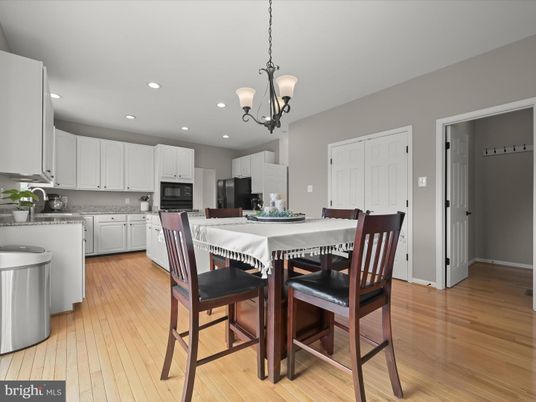 Chandelier, Dining room, Interior, Kitchen, Pendant Lights, Recessed Lighting, Wood Texture Flooring