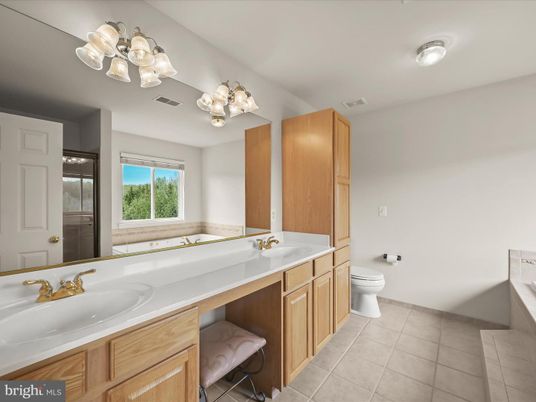 Bathroom, Dual Sink Vanities, Interior