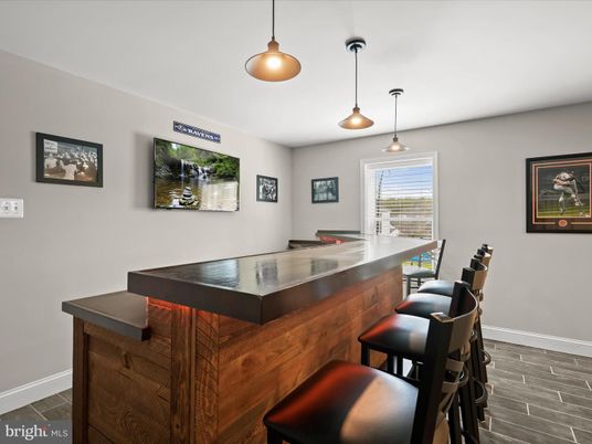 Interior, Pendant Lights, Wood Texture Flooring
