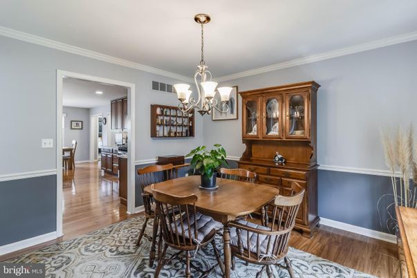 Chandelier, Dining room, Interior, Recessed Lighting, Wood Texture Flooring