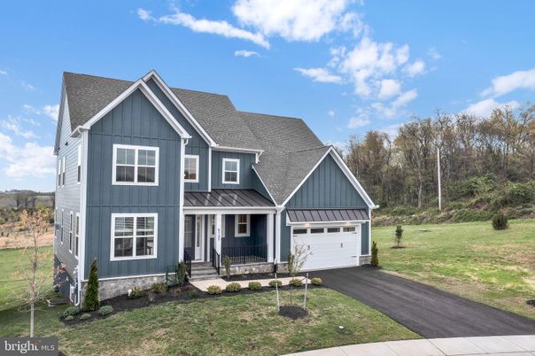 Attached, Exterior, Facade, Farmhouse