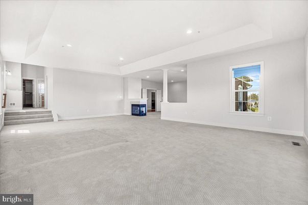 Empty room, Interior, Recessed Lighting