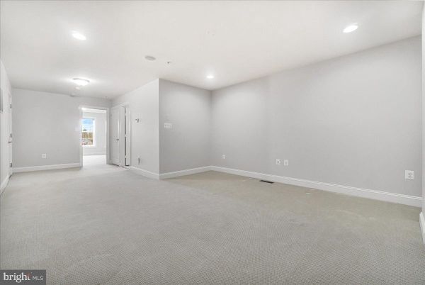 Empty room, Interior, Recessed Lighting