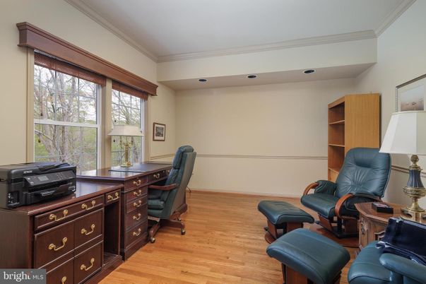 Home Office, Interior, Recessed Lighting, Wood Texture Flooring