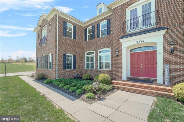 Attached, Exterior, Facade, Brick Facade, Georgian