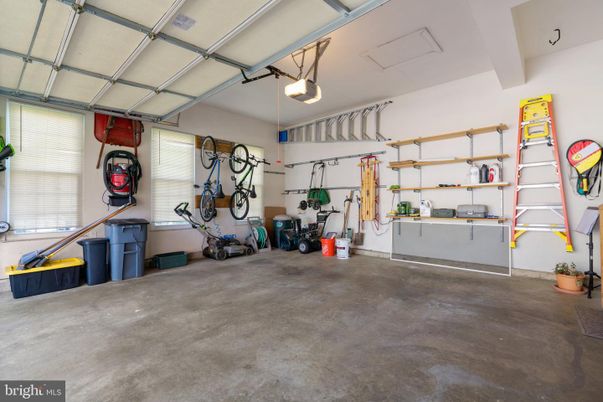 Garage, Interior