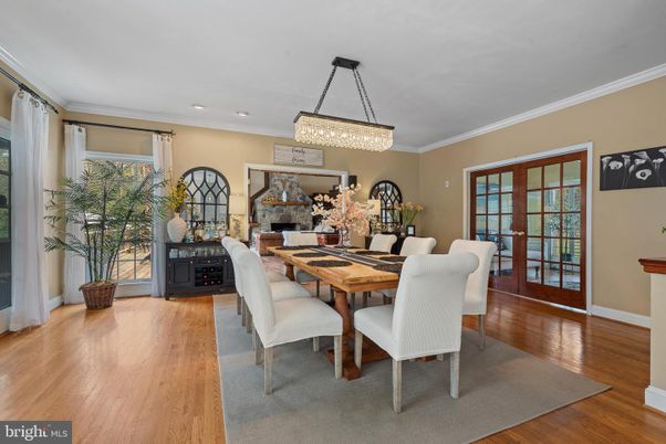 Chandelier, Dining room, Fireplace, Interior, Recessed Lighting, Wood Texture Flooring