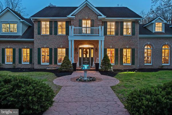 Exterior, Facade, Brick Facade, Georgian