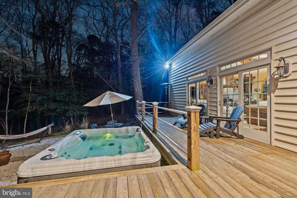Exterior, Hot Tub