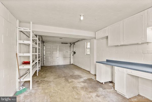 Garage, Interior