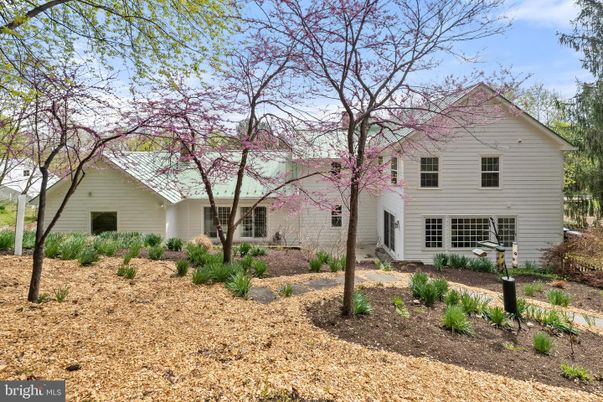 Backyard, Exterior, Facade, Farmhouse