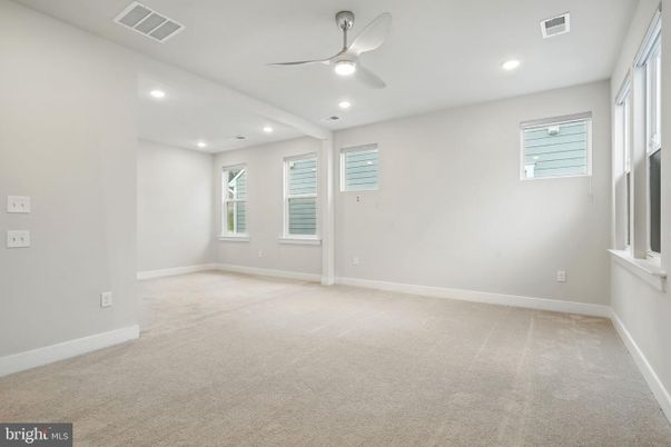 Empty room, Interior, Recessed Lighting