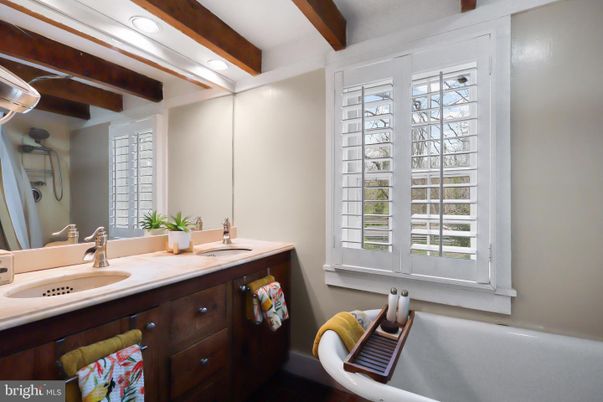 Bathroom, Dual Sink Vanities, Interior, Recessed Lighting, Wooden Beams