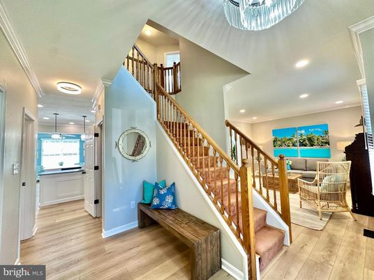 Interior, Pendant Lights, Recessed Lighting, Wood Texture Flooring