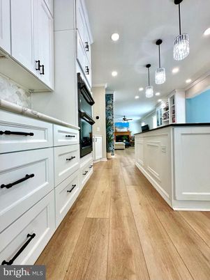 Interior, Pendant Lights, Recessed Lighting, Wood Texture Flooring