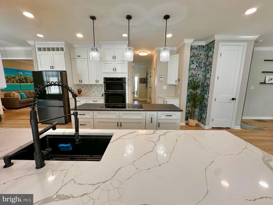 Interior, Kitchen, Pendant Lights, Recessed Lighting, Wood Texture Flooring