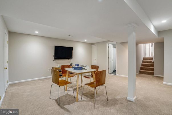 Dining room, Interior, Recessed Lighting