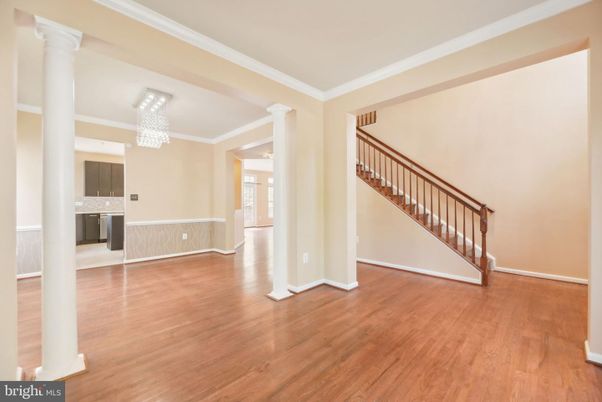 Chandelier, Empty room, Interior, Wood Texture Flooring