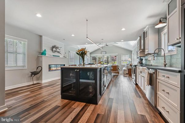Fireplace, Interior, Kitchen, Pendant Lights, Recessed Lighting, Wood Texture Flooring