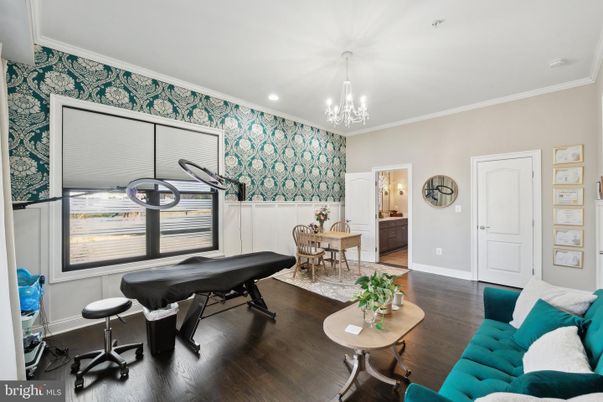 Chandelier, Dining room, Interior, Pendant Lights, Recessed Lighting, Wood Texture Flooring