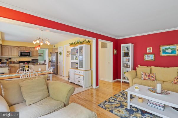Chandelier, Interior, Kitchen, Living room, Stainless Steel Appliances, Wood Texture Flooring