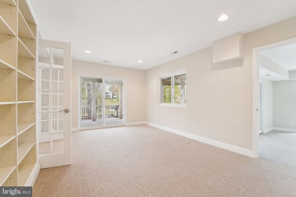 Empty room, Interior, Recessed Lighting