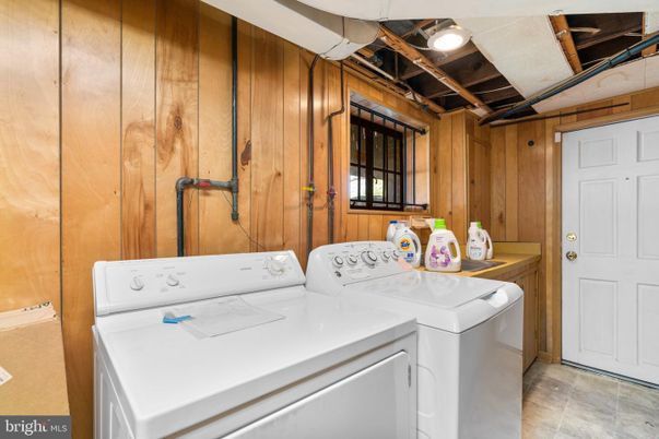 Interior, Washer, Wooden Walls