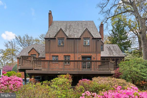 Exterior, Facade, Brick Facade, Queen Anne Victorian
