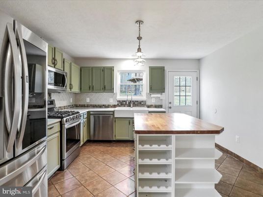 Interior, Kitchen, Stainless Steel Appliances