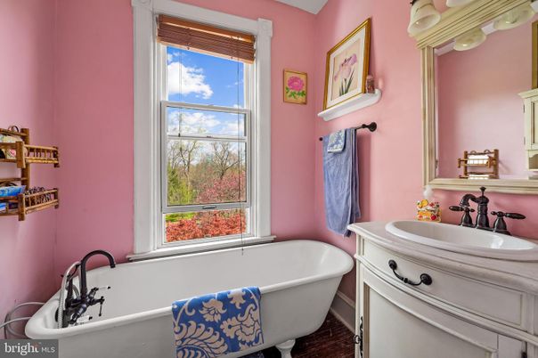 Bathroom, Free Standing Baths, Interior