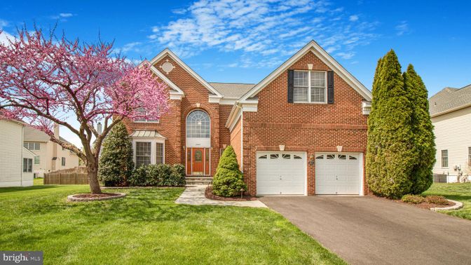 Attached, Exterior, Facade, Brick Facade, Brick Traditional