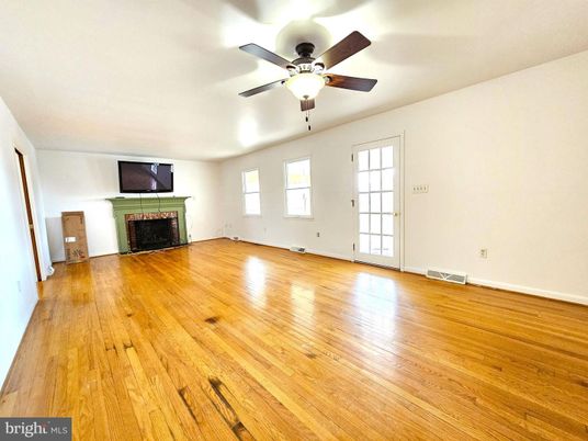 Empty room, Fireplace, Interior, Wood Texture Flooring