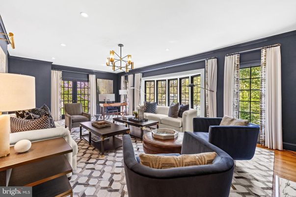 Interior, Living room, Pendant Lights, Recessed Lighting, Wood Texture Flooring