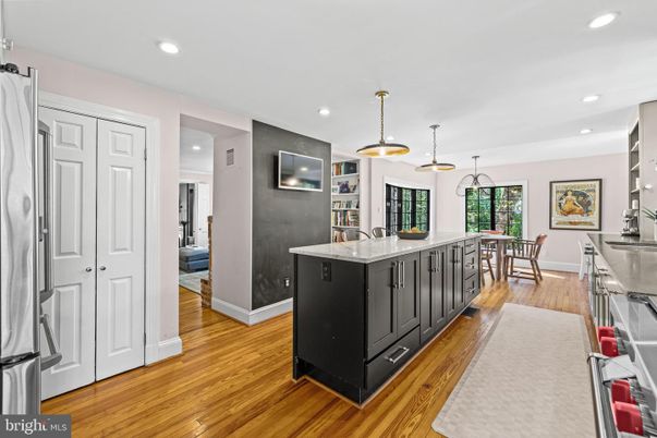 Dining room, Interior, Kitchen, Pendant Lights, Recessed Lighting, Wood Texture Flooring