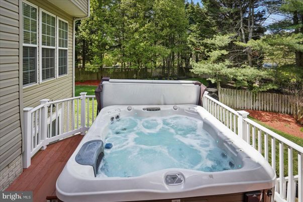 Exterior, Hot Tub