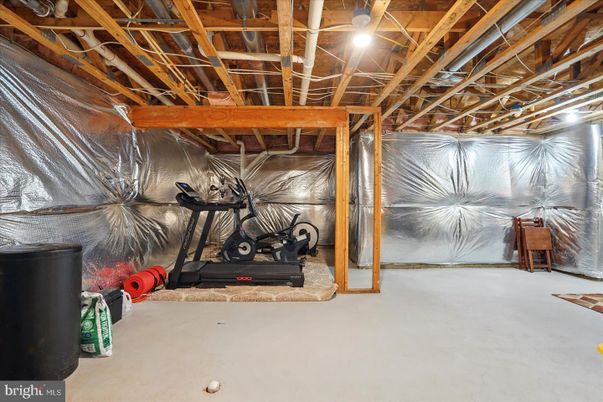 Fitness Equipment, Interior, Wooden Beams