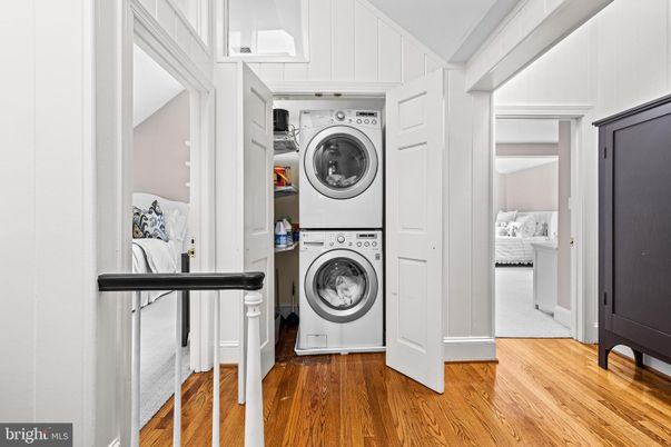 Interior, Utility Closets, Washer, Wood Texture Flooring