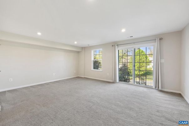 Empty room, Interior, Recessed Lighting