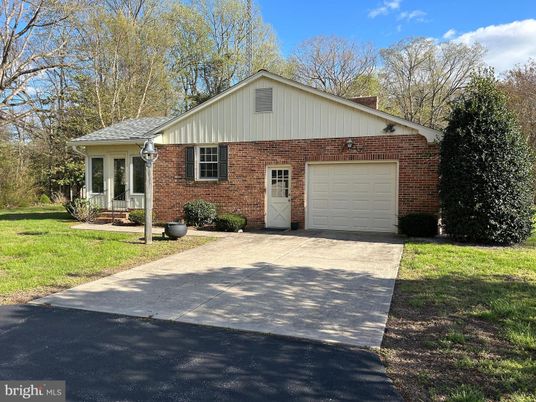 Attached, Exterior, Facade, Brick Facade, Split Level