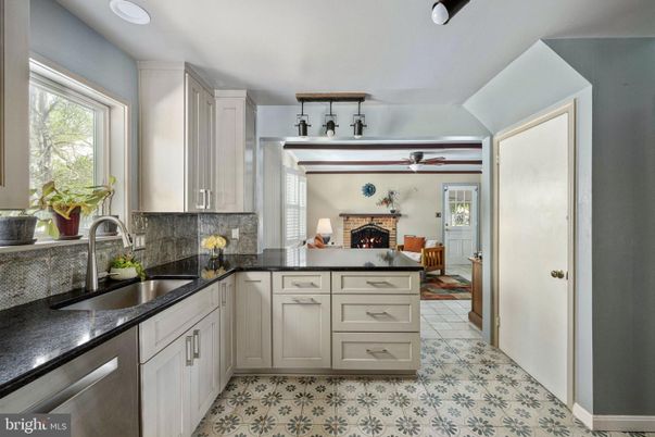 Fireplace, Interior, Kitchen