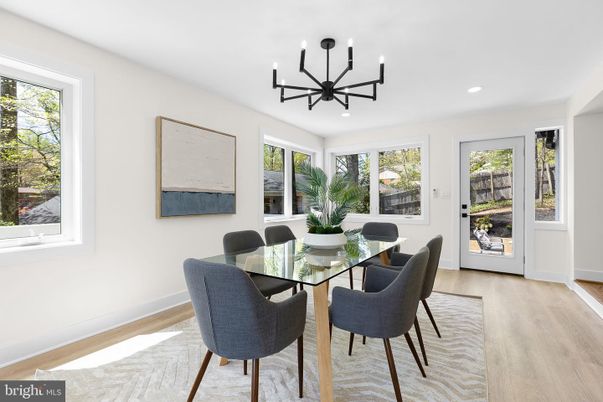 Chandelier, Dining room, Interior, Recessed Lighting, Wood Texture Flooring