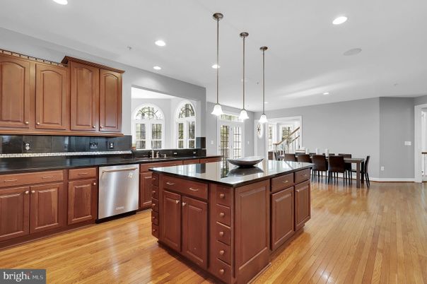 Dining room, Interior, Kitchen, Pendant Lights, Recessed Lighting, Wood Texture Flooring
