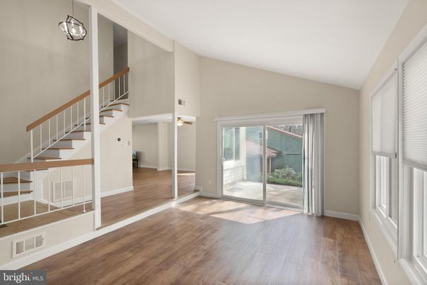 Interior, Pendant Lights, Wood Texture Flooring