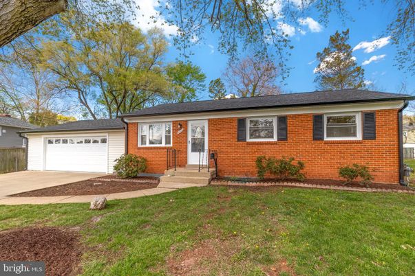 Attached, Exterior, Facade, Brick Facade, Ranch