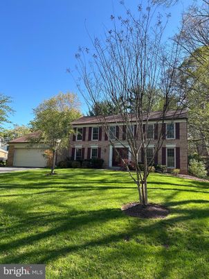 Attached, Backyard, Exterior, Facade, Brick Facade, Georgian