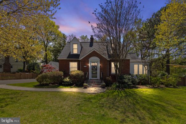 Exterior, Facade, Brick Facade, Cape Cod