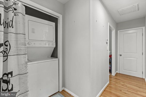 Interior, Utility Closets, Washer, Wood Texture Flooring